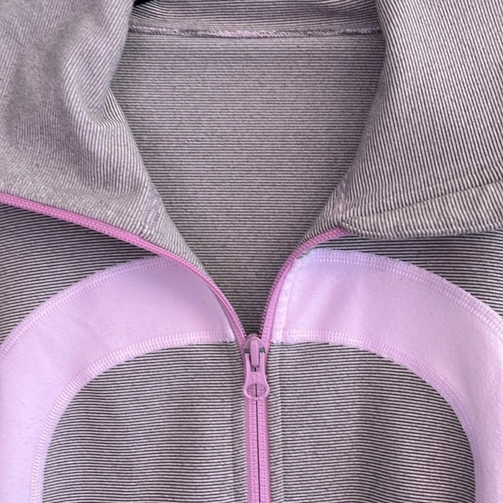 Lululemon Stride Jacket Brushed Lilac Heathered Coal Wee Stripe/Lilac Size 6 - Picture 2 of 8